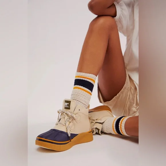 Sorel Out ‘N About Plus Duck Boots Waterproof Sneaker - Picture 6 of 7